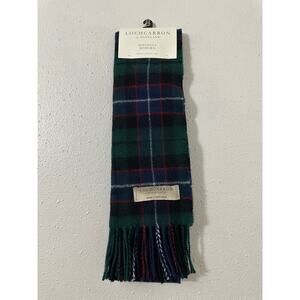 LOCHCARRON OF SCOTLAND 100% lambwool scarf NWT